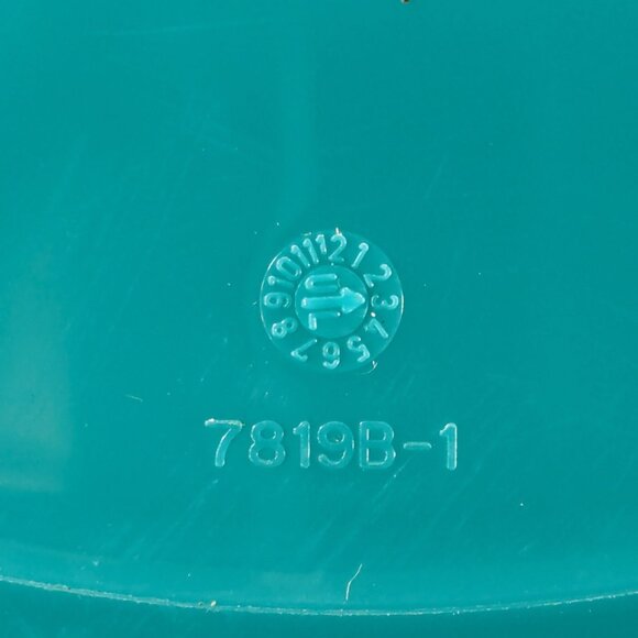 Retired 14L TUPPERWARE Thatsa JUMBO Bowl, large mixing bowl Teal / light blue - Picture 13 of 13